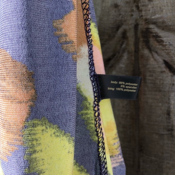 Vintage Outback Red floral tube top - Picture 4 of 4